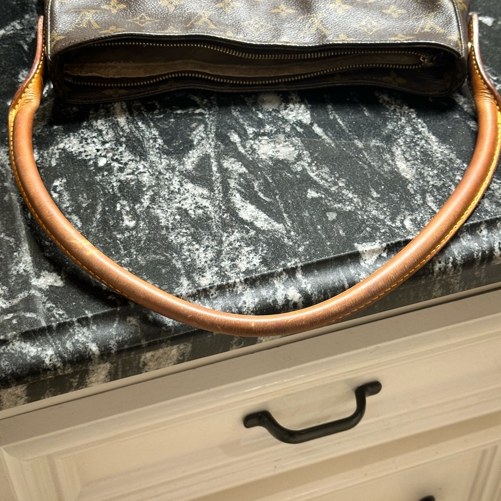 Louis Vuitton Monogram Canvas Looping GM Shoulder Bag - Picture 13 of 15